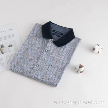 Camisa de hombre con cuello de canalé y estampado de manga corta